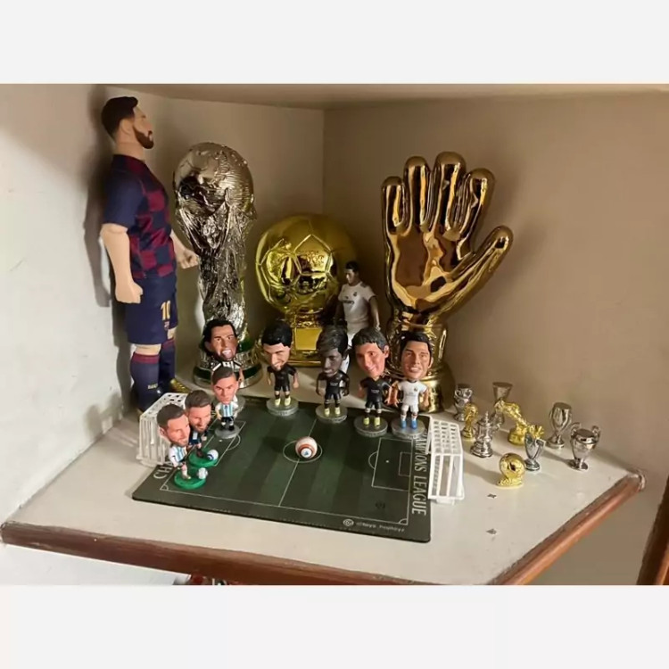 توپ فوتبال دستی