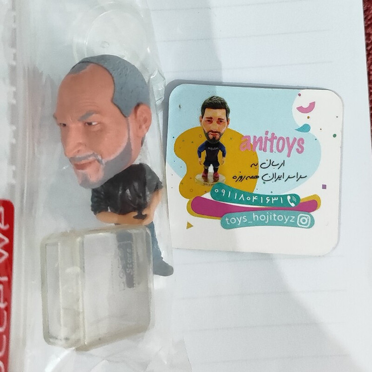 ماکت پشت ویترین اپل استیو جابز