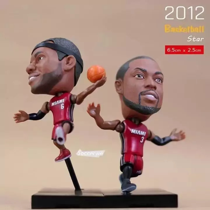 اکشن فیگور بسکتبالیست دوین وید ساکروی