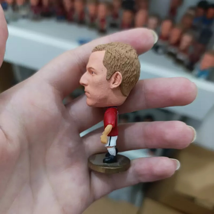 فیگور نیکی بات