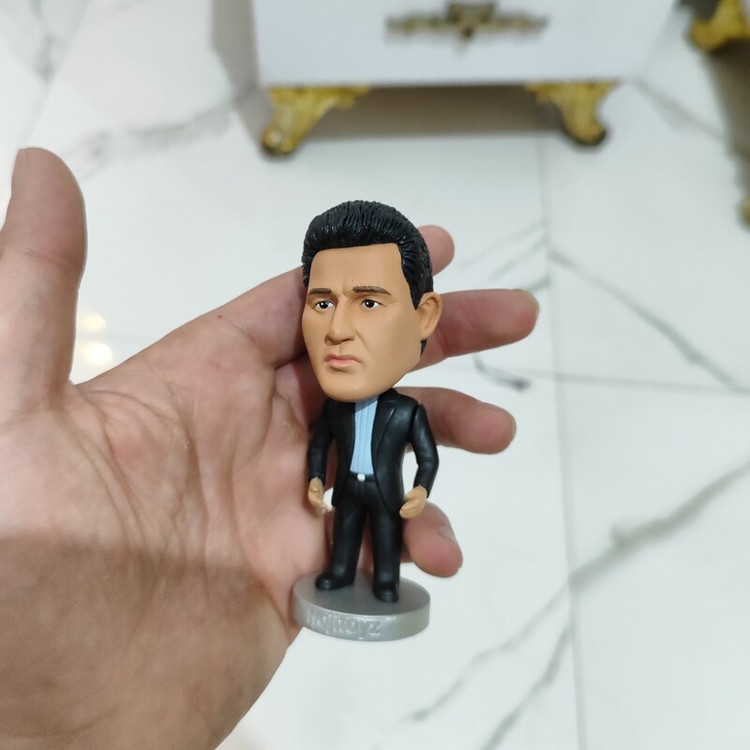 اکشن فیگور فوتبالی سرمربی لیگ برتری ایران امیر قلعه نوعی برند هوجی تویز