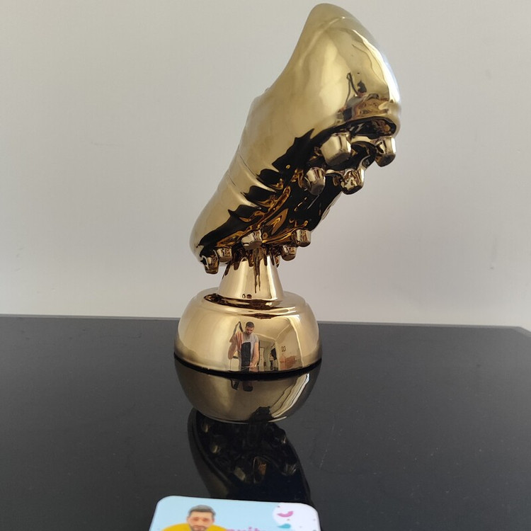 تندیس کفش طلا