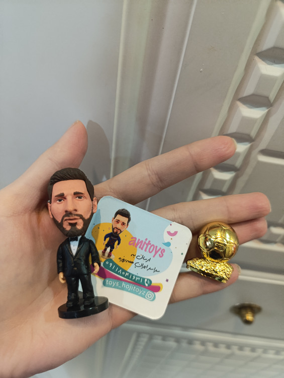 اکشن فیگور مسی و توپ طلا