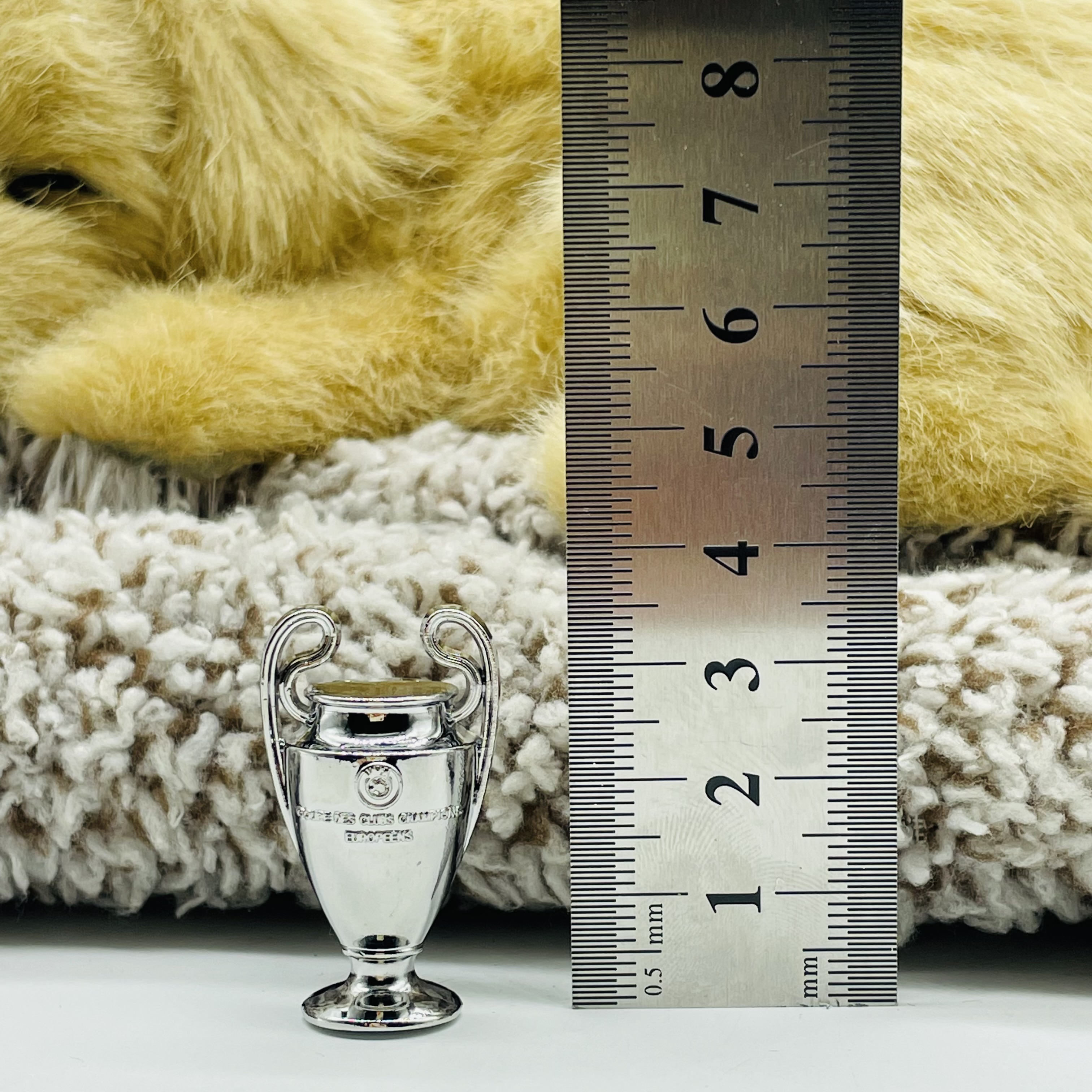 کاپ چمپیونزلیگ لیگ قهرمانان اروپا ۳/۵ سانتی ساکروی