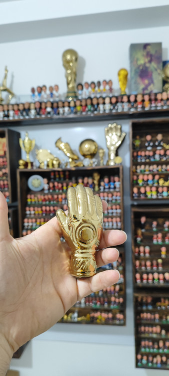 دستکش طلا فوتبال