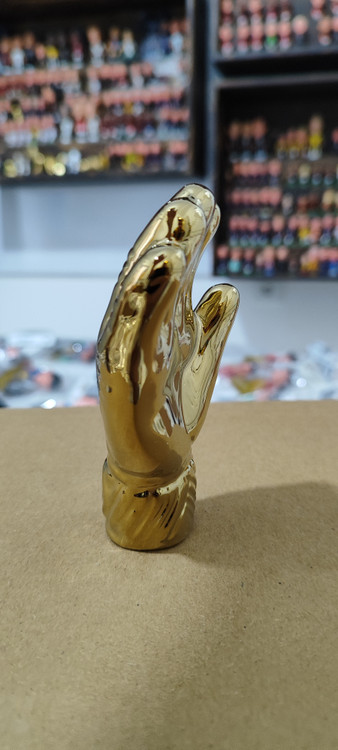 فروش و خرید تندیس دستکش طلا فوتبال