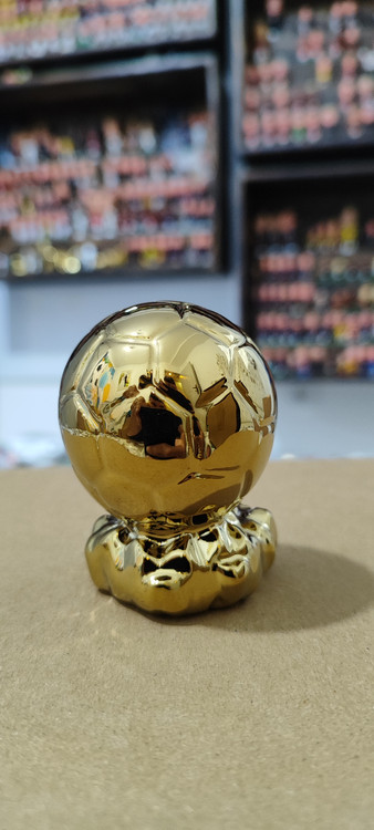 تندیس توپ طلا اصلی فوتبالی