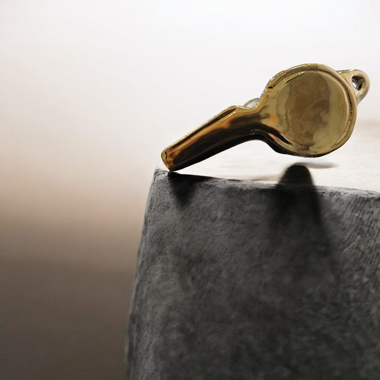 تندیس ورزشی سوت داوری طلایی فوتبال