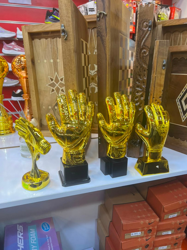 تندیس دستکش گلری طلا اورجینال در سه سایز